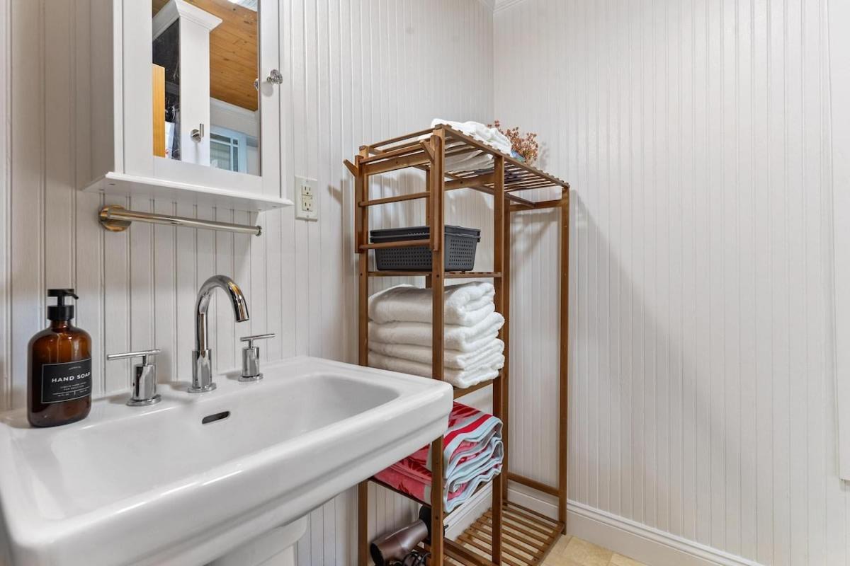 Bare Feet Bungalow -Close To Beach & Dog Friendly Gulfport Eksteriør billede