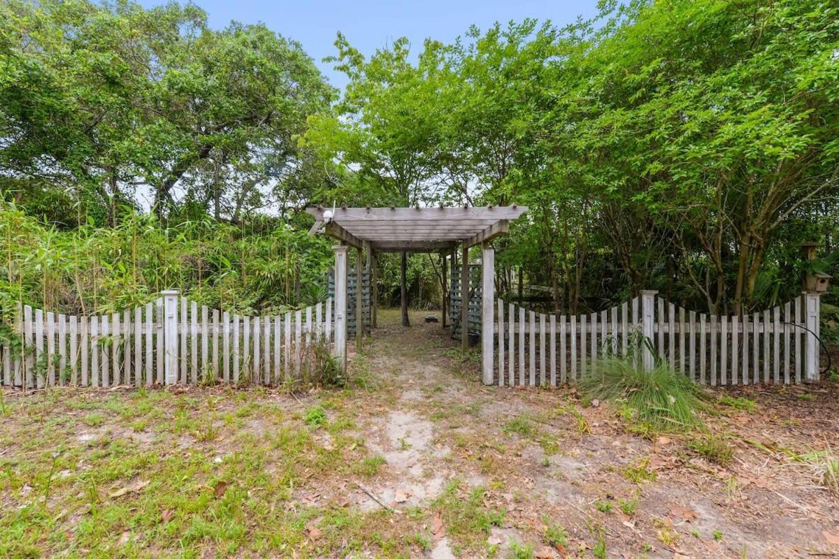 Bare Feet Bungalow -Close To Beach & Dog Friendly Gulfport Eksteriør billede