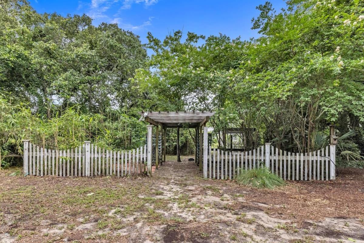 Bare Feet Bungalow -Close To Beach & Dog Friendly Gulfport Eksteriør billede