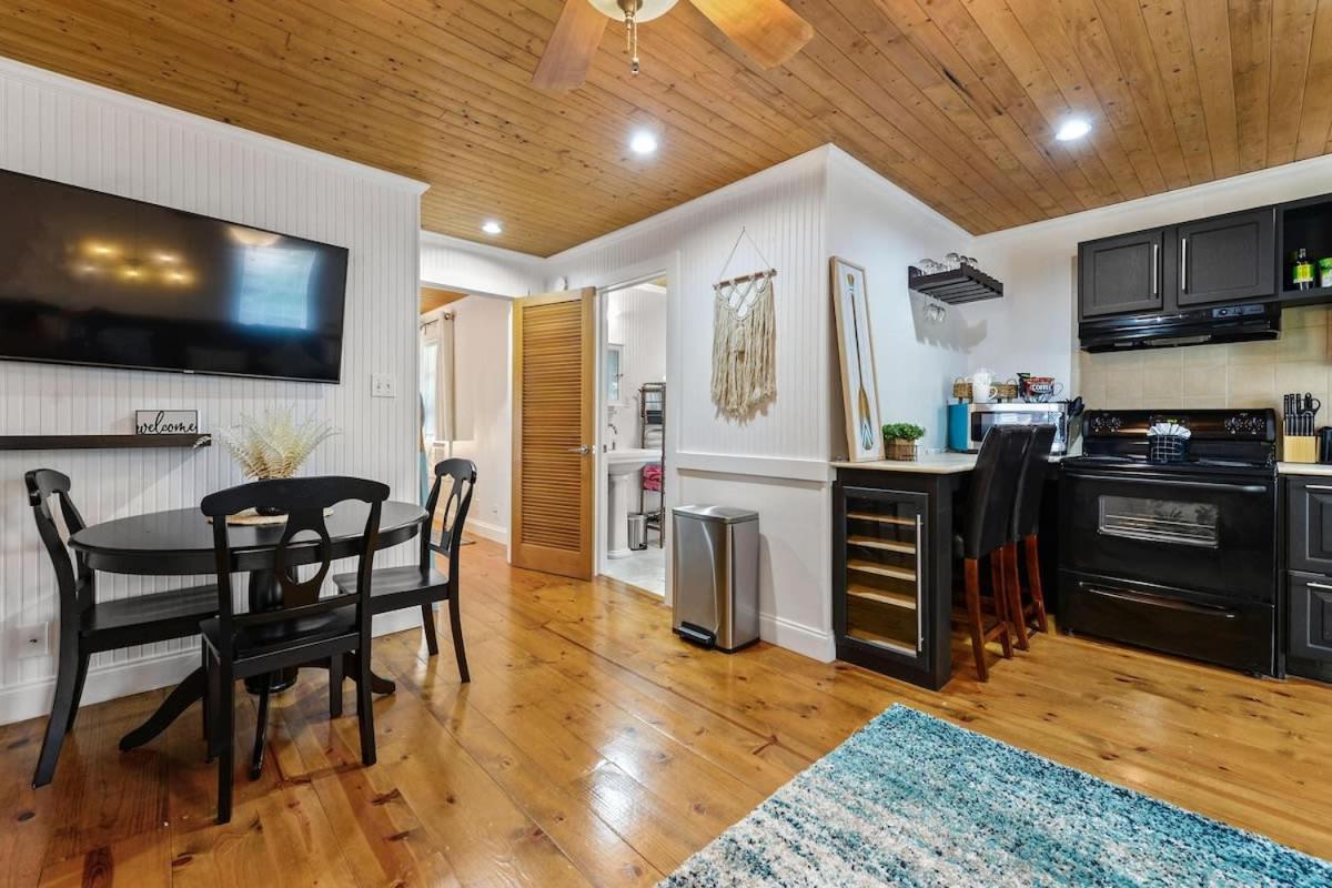 Bare Feet Bungalow -Close To Beach & Dog Friendly Gulfport Eksteriør billede